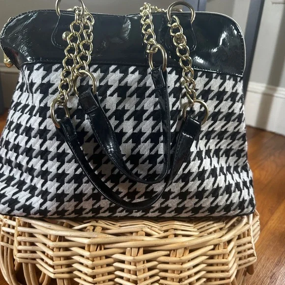 Betsy Johnson Black Patent Leather/Houndstooth Bowling Ball Style Handbag - Picture 3 of 11